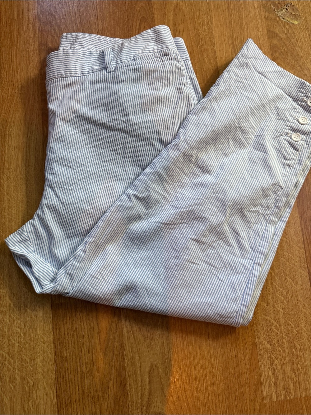Talbots Perfect Crop Pants Seersucker Stripe Blue White Size 12 Leg Button Hem